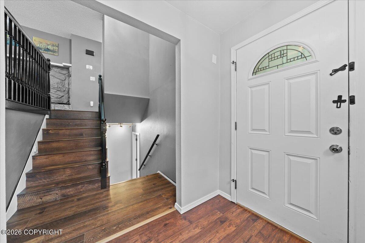16038 Mammoth Circle Property Photo 6