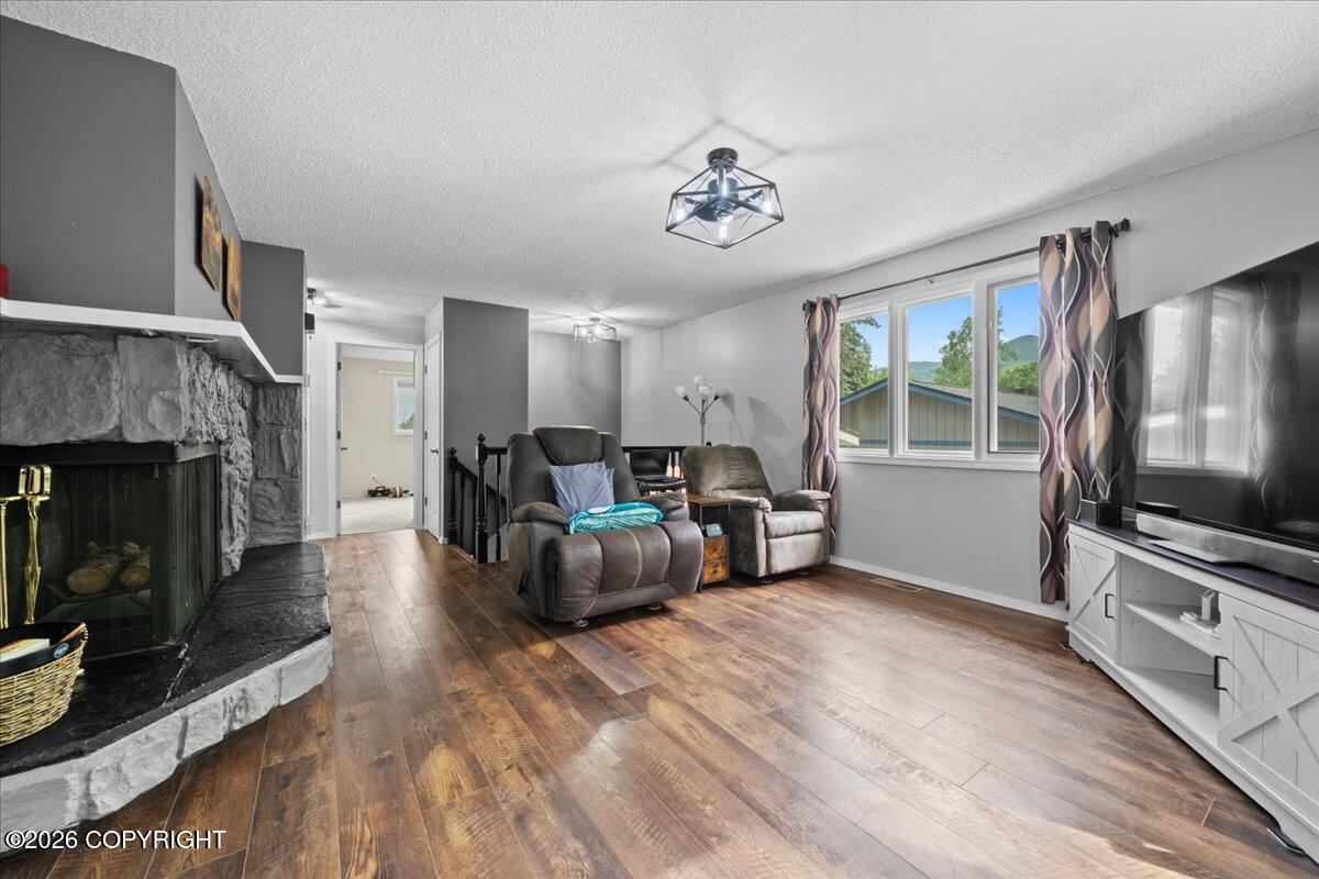 16038 Mammoth Circle Property Photo 7