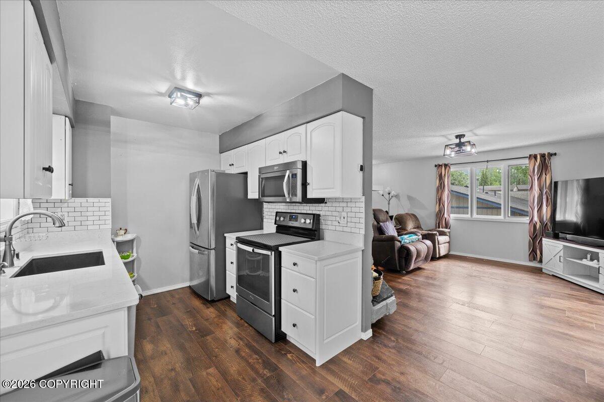 16038 Mammoth Circle Property Photo 12