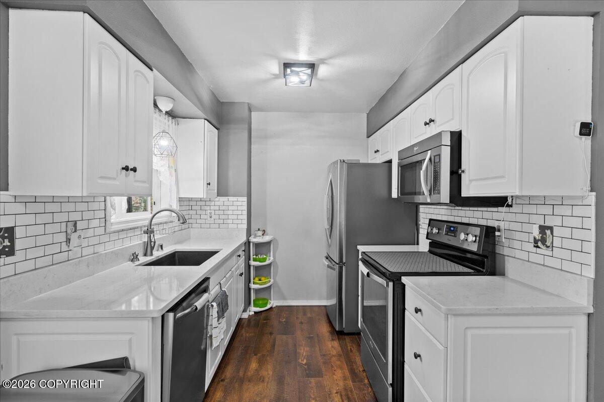 16038 Mammoth Circle Property Photo 13