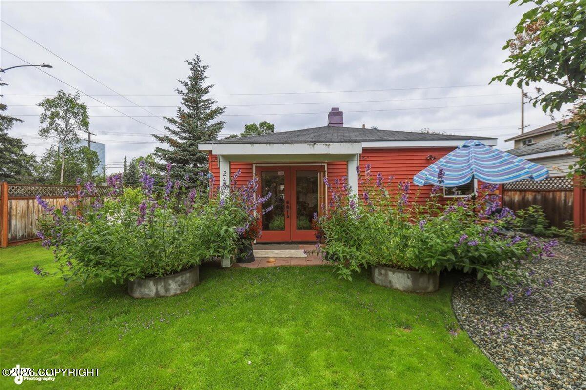 243 W 11th Avenue Property Photo 2
