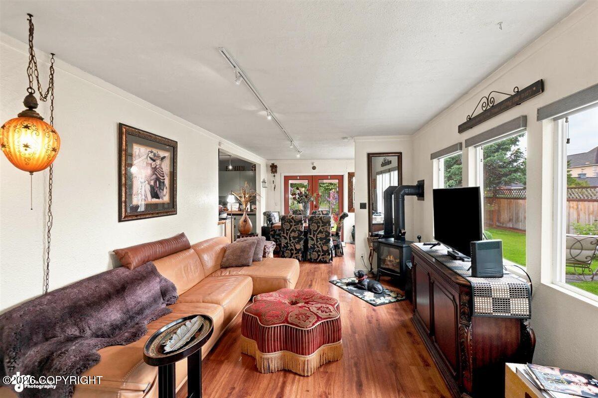 243 W 11th Avenue Property Photo 3