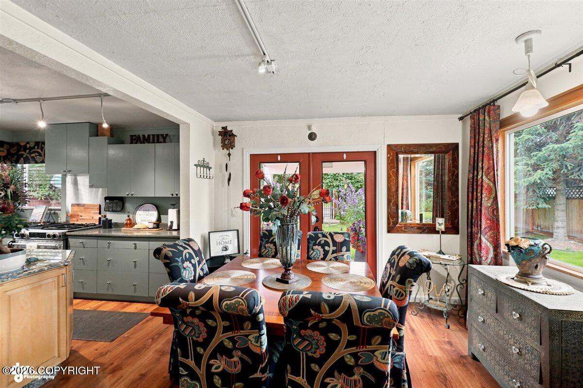243 W 11th Avenue Property Photo 7