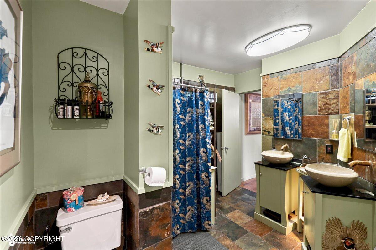 243 W 11th Avenue Property Photo 21