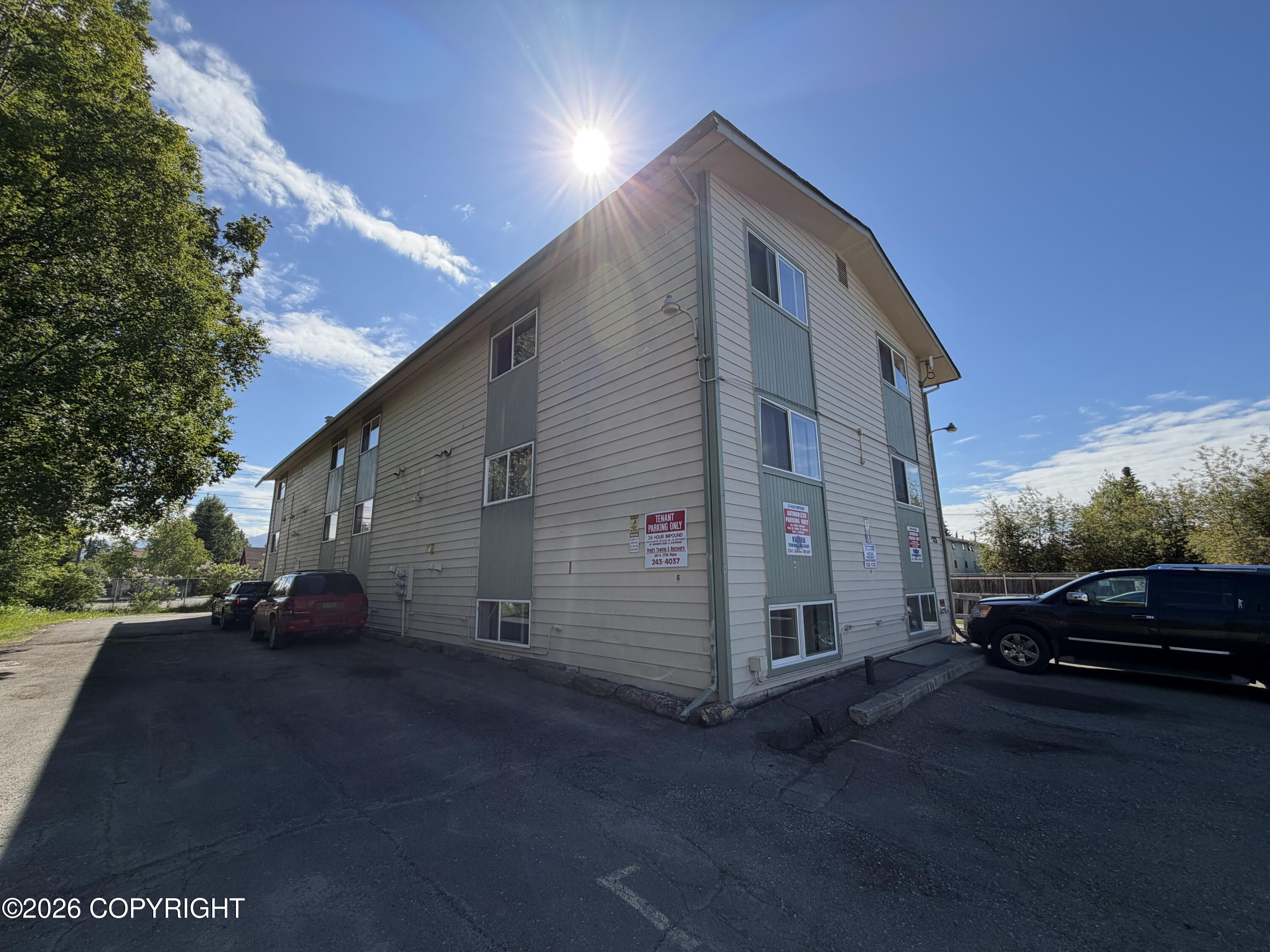 325 Irwin Street Property Photo 4