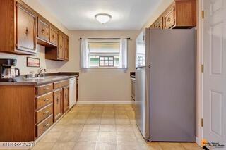 536 W 15th Avenue Property Photo 8
