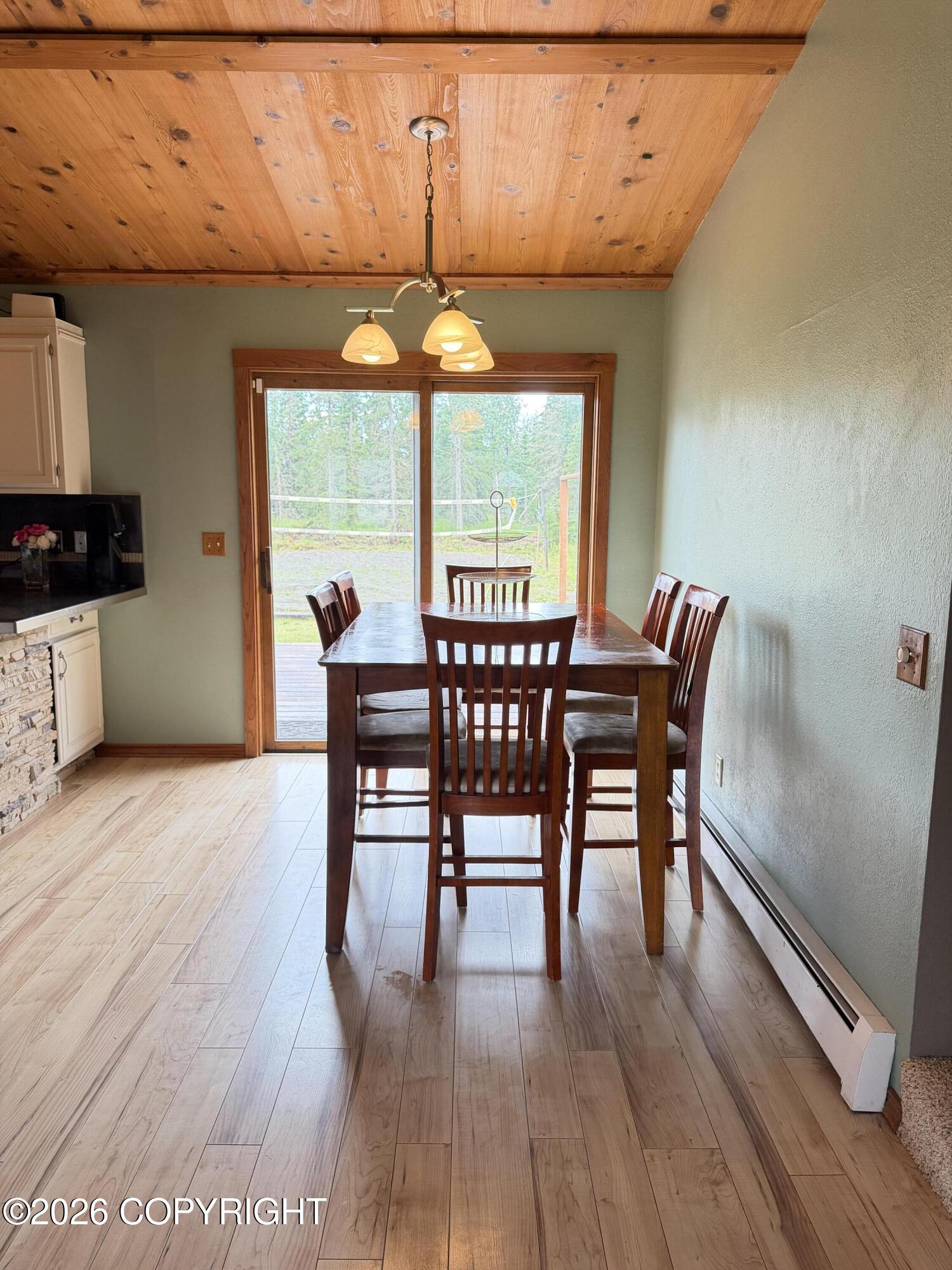 2560 Seine Court Property Photo 8