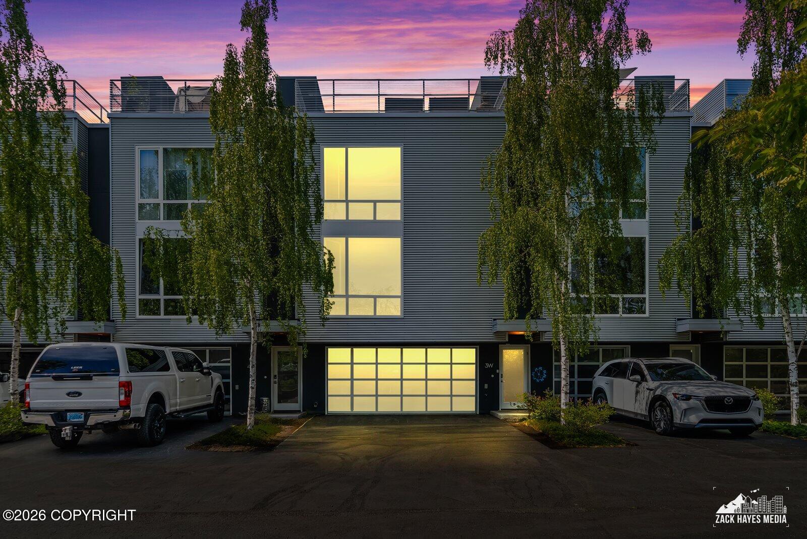 5201 E Northern Lights Boulevard #3w Property Photo 2