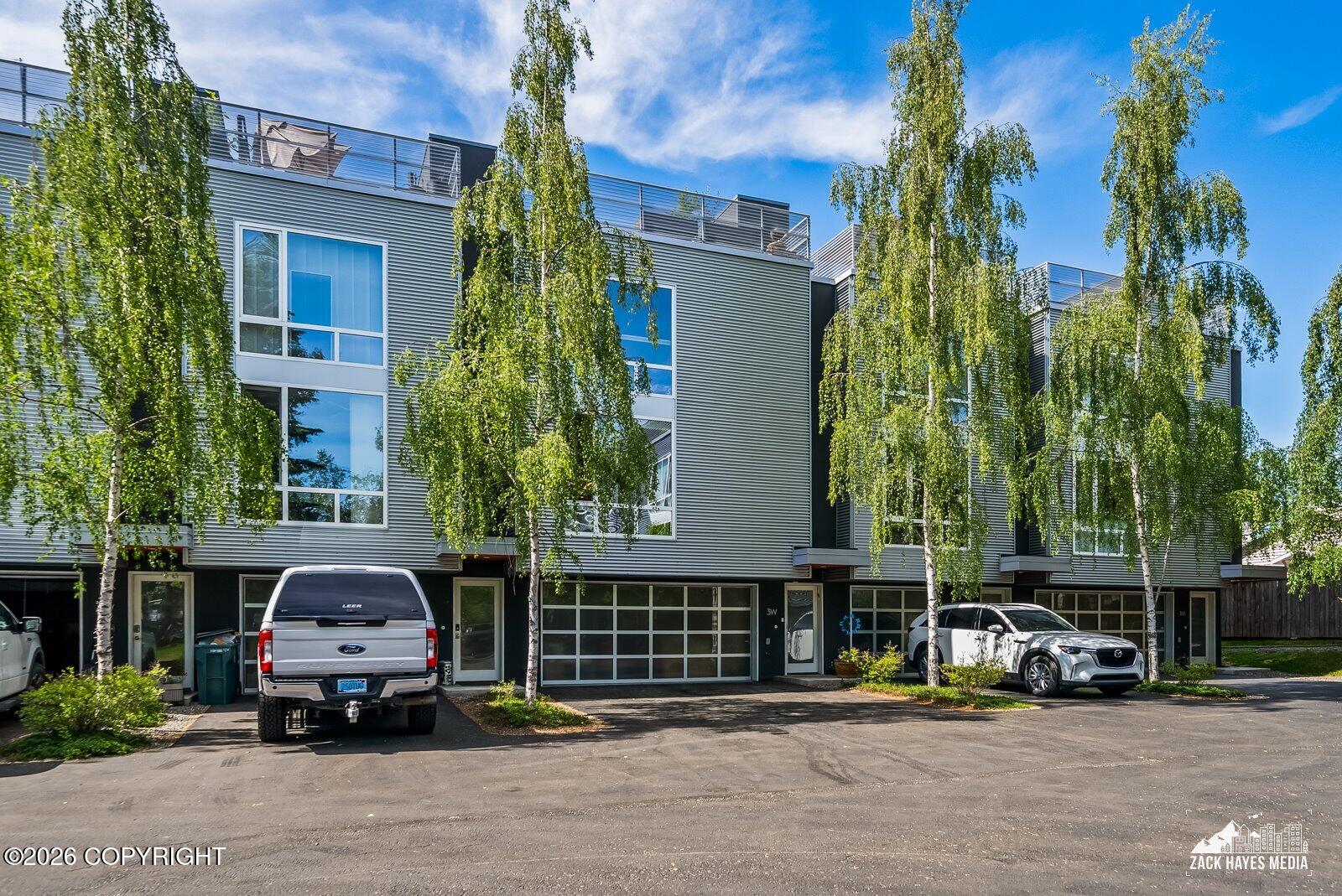 5201 E Northern Lights Boulevard #3w Property Photo 4