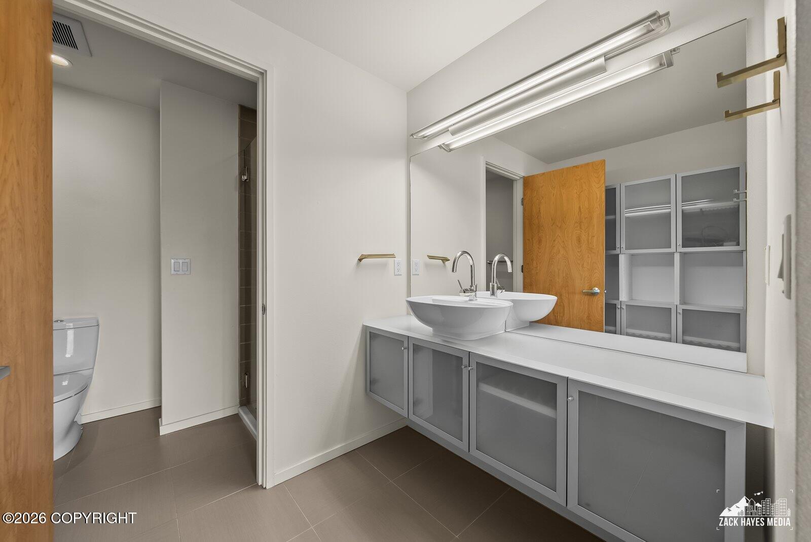 5201 E Northern Lights Boulevard #3w Property Photo 32
