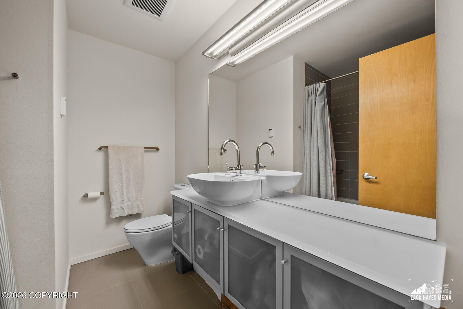 5201 E Northern Lights Boulevard #3w Property Photo 38