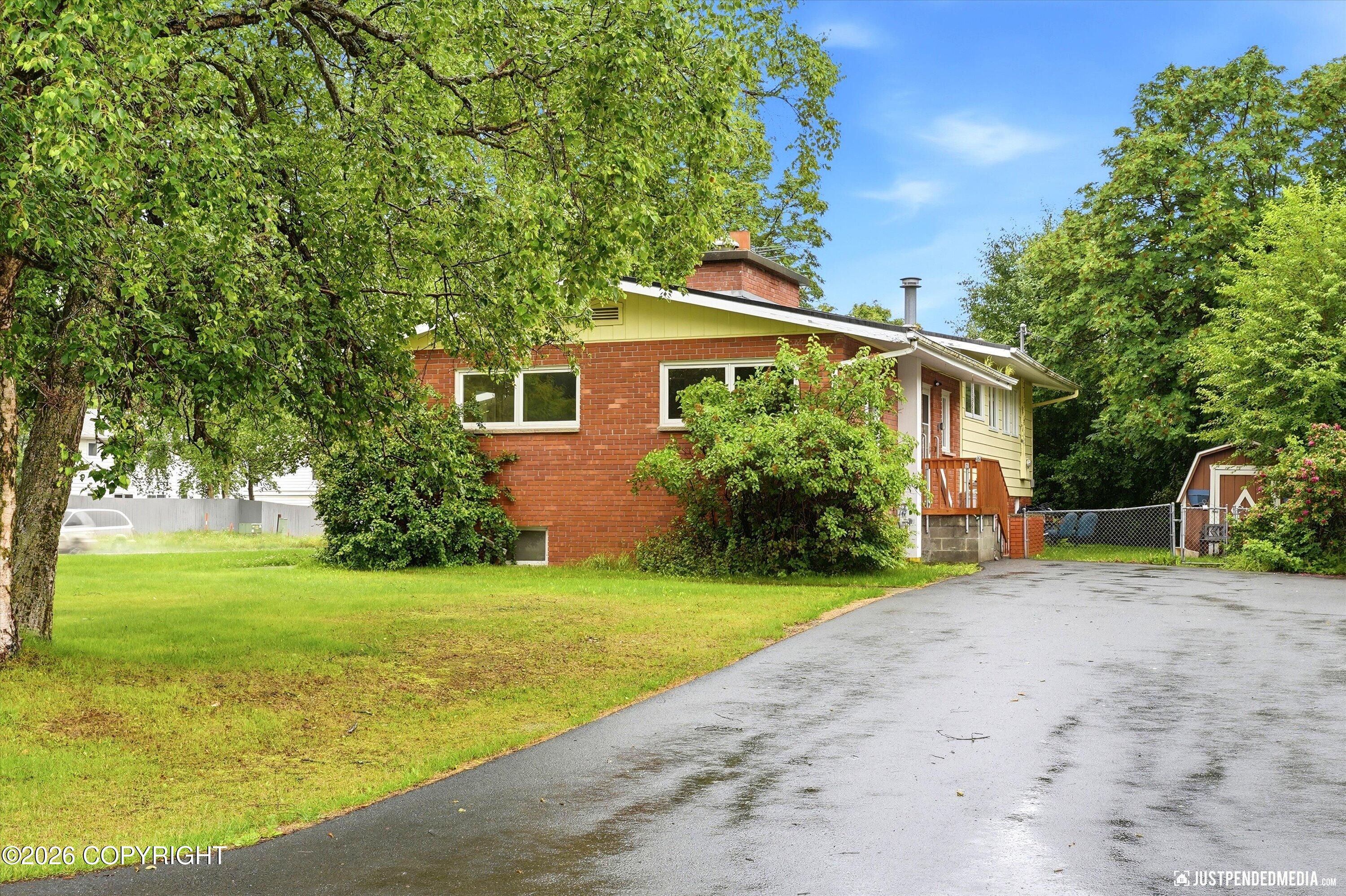 2732 Jefford Place Property Photo 3