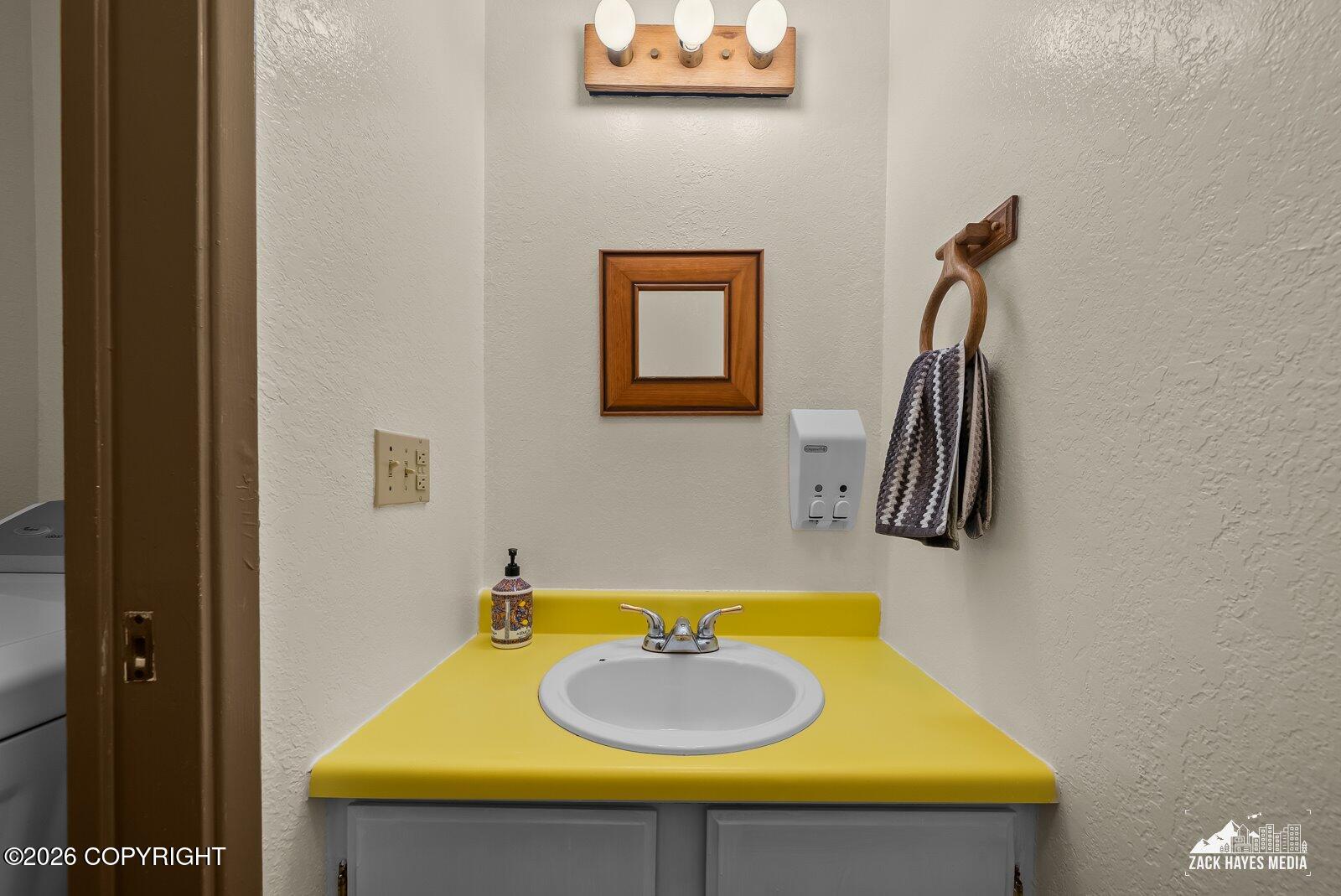 3685 Alamosa Drive Property Photo 17