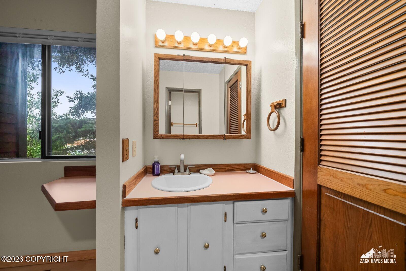 3685 Alamosa Drive Property Photo 22