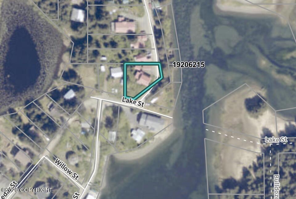 261 Shoreline Drive Property Photo 8