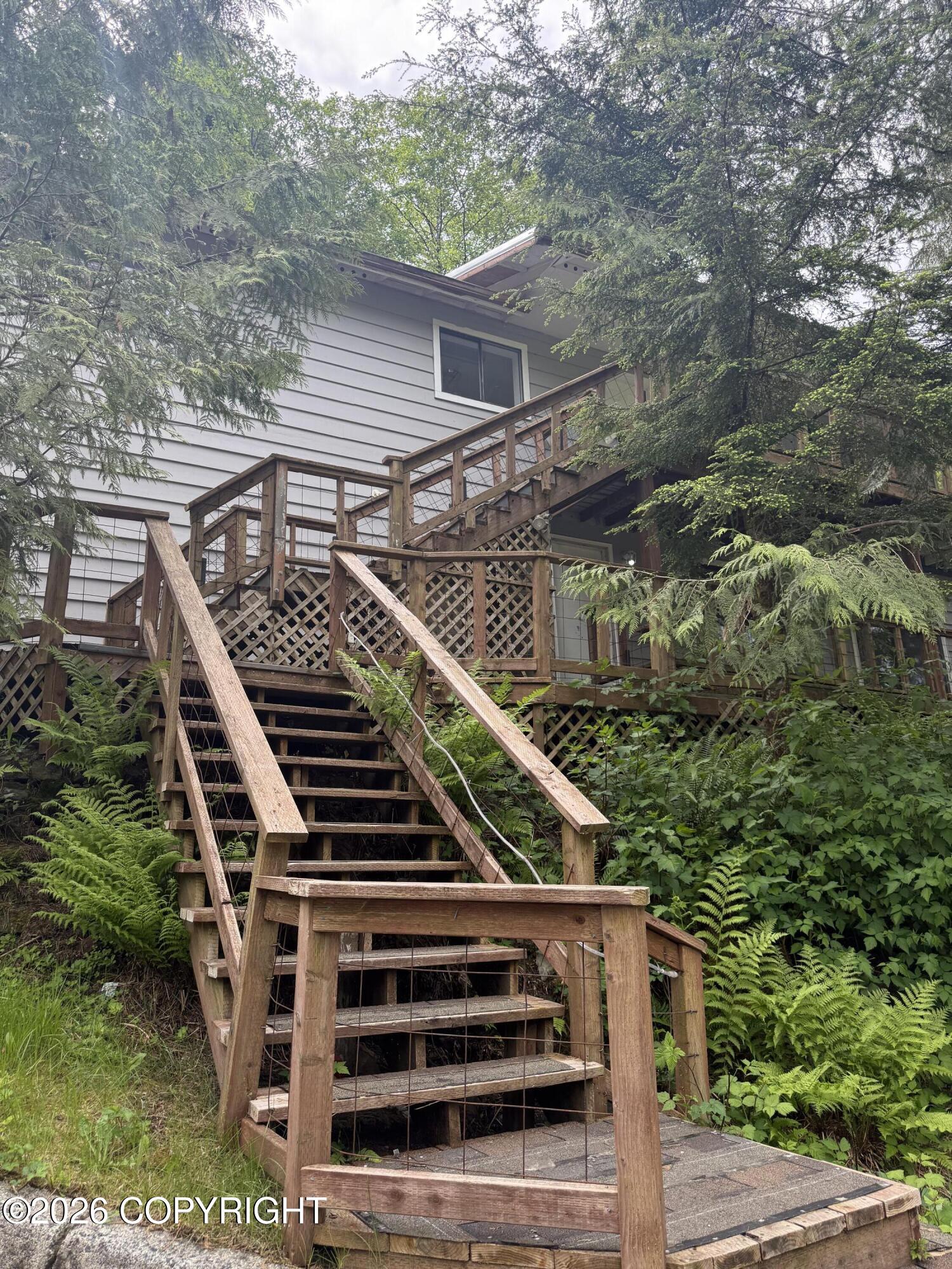 1272 E 5th Street Property Photo 1