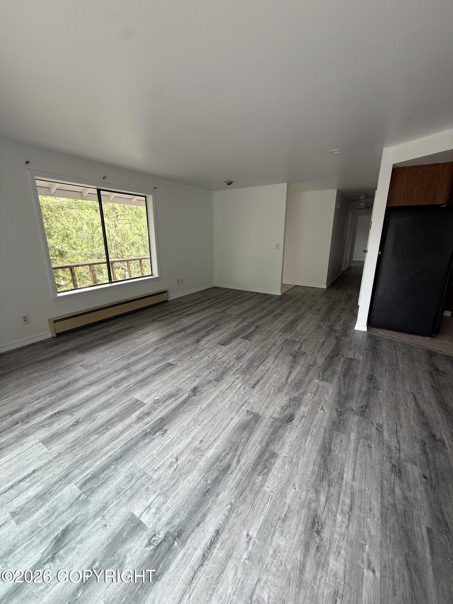 1272 E 5th Street Property Photo 3