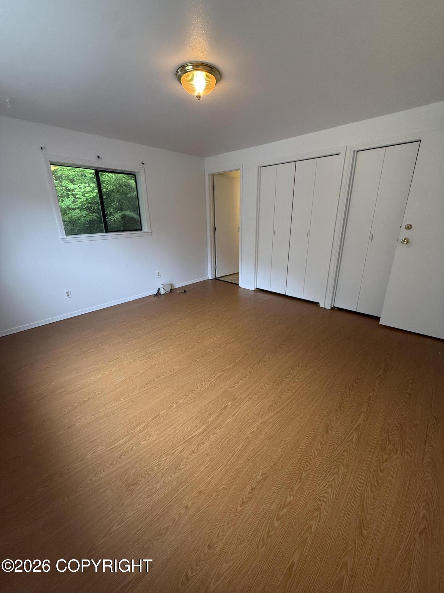 1272 E 5th Street Property Photo 4