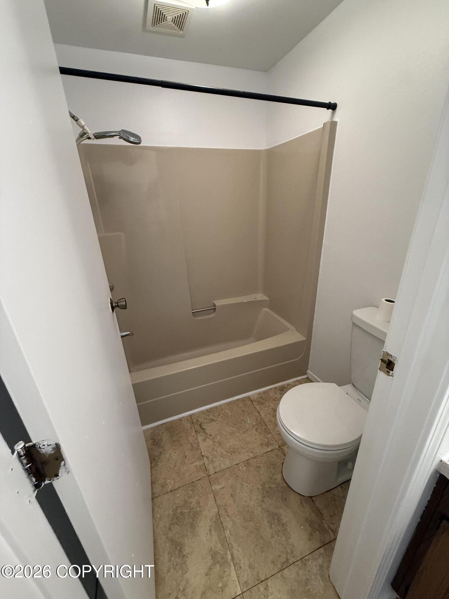 1272 E 5th Street Property Photo 8