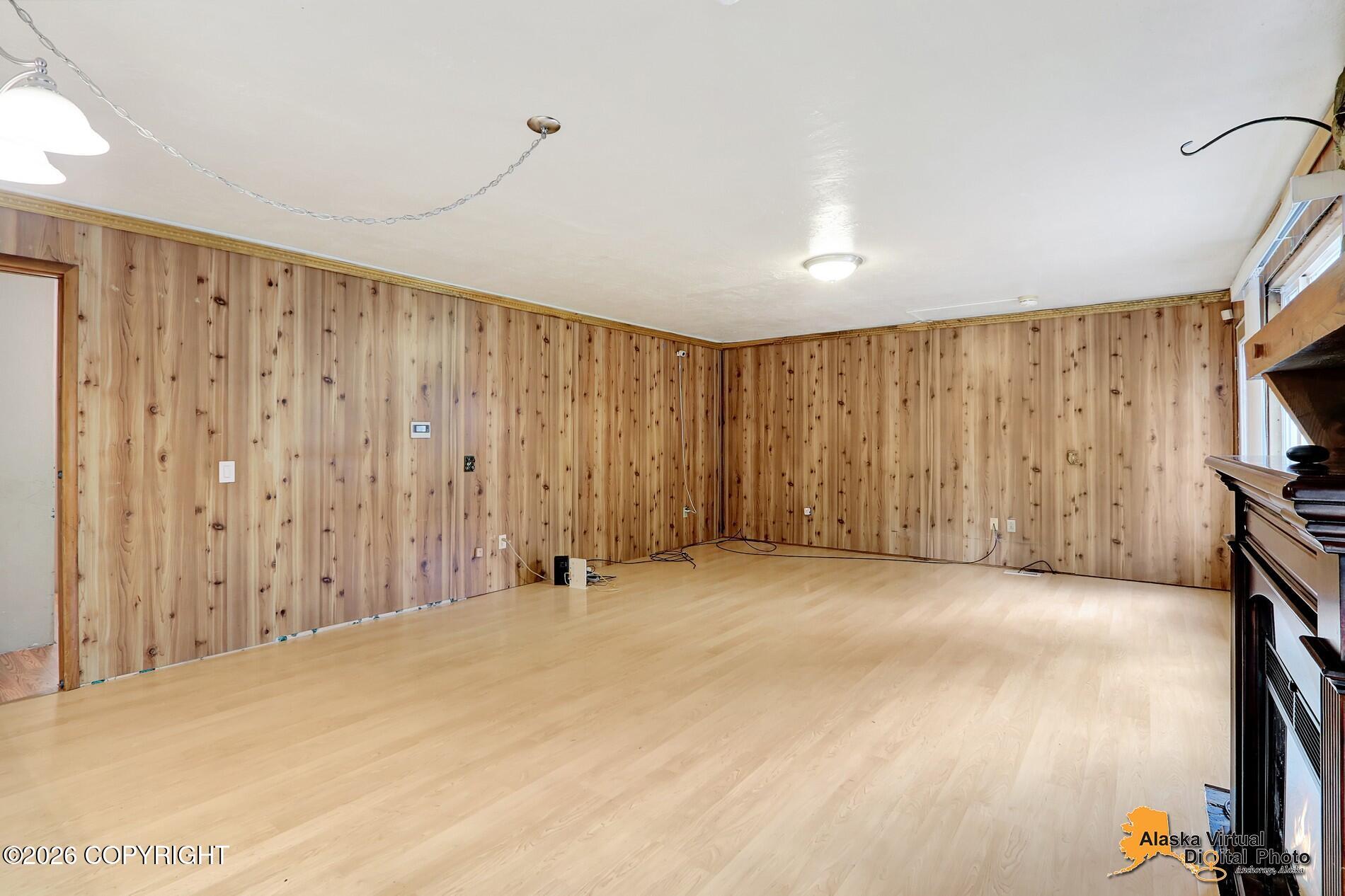 10306 Lee Street Property Photo 8