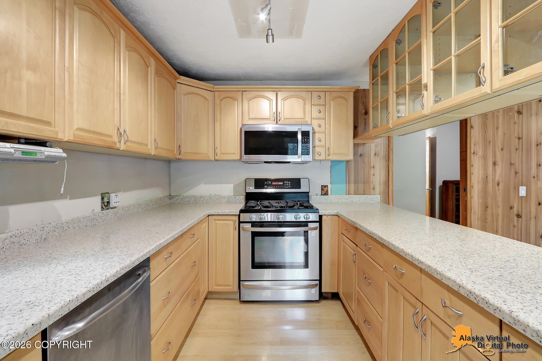 10306 Lee Street Property Photo 11