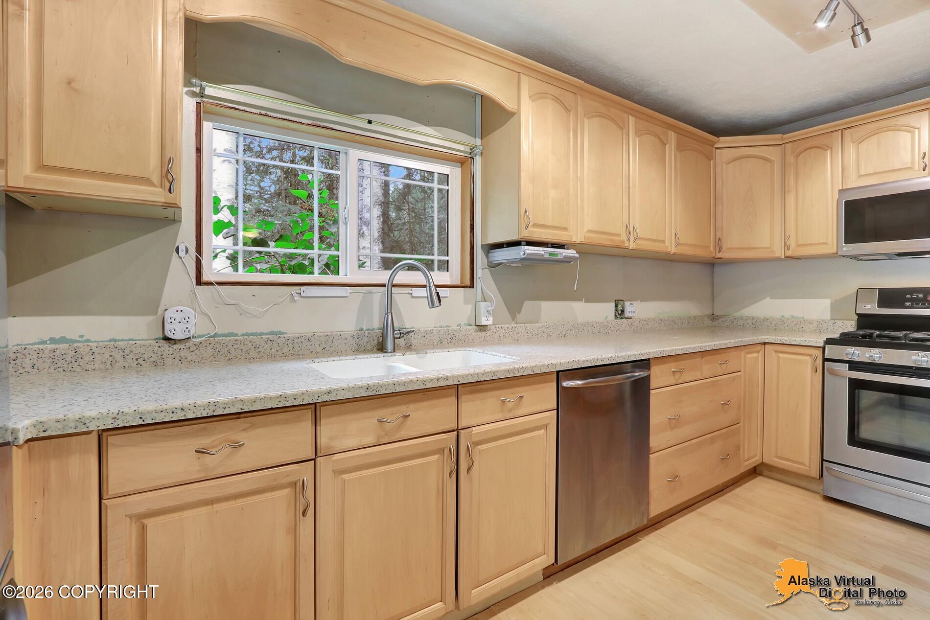 10306 Lee Street Property Photo 12