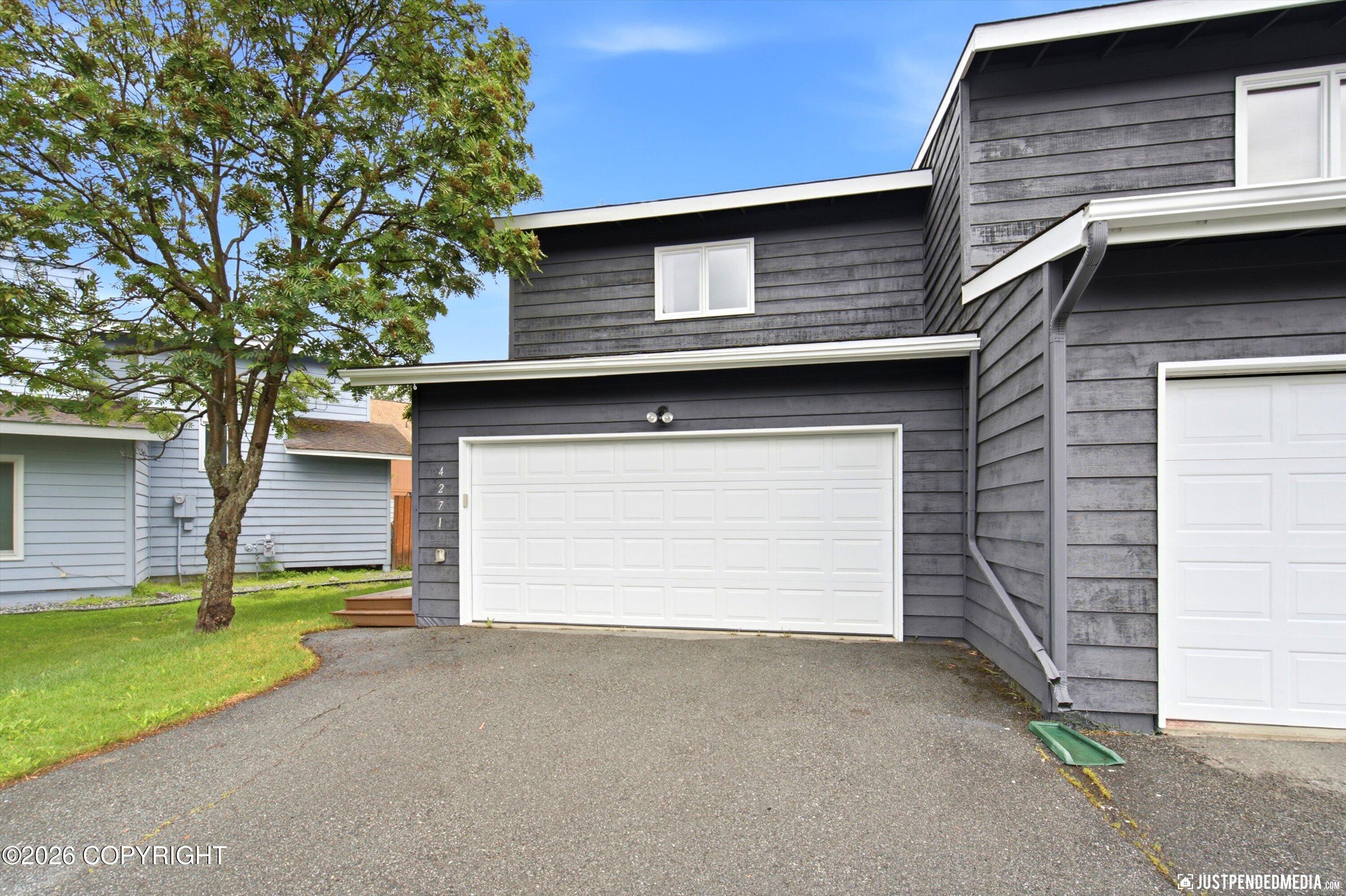 4271 Bridle Circle Property Photo 4