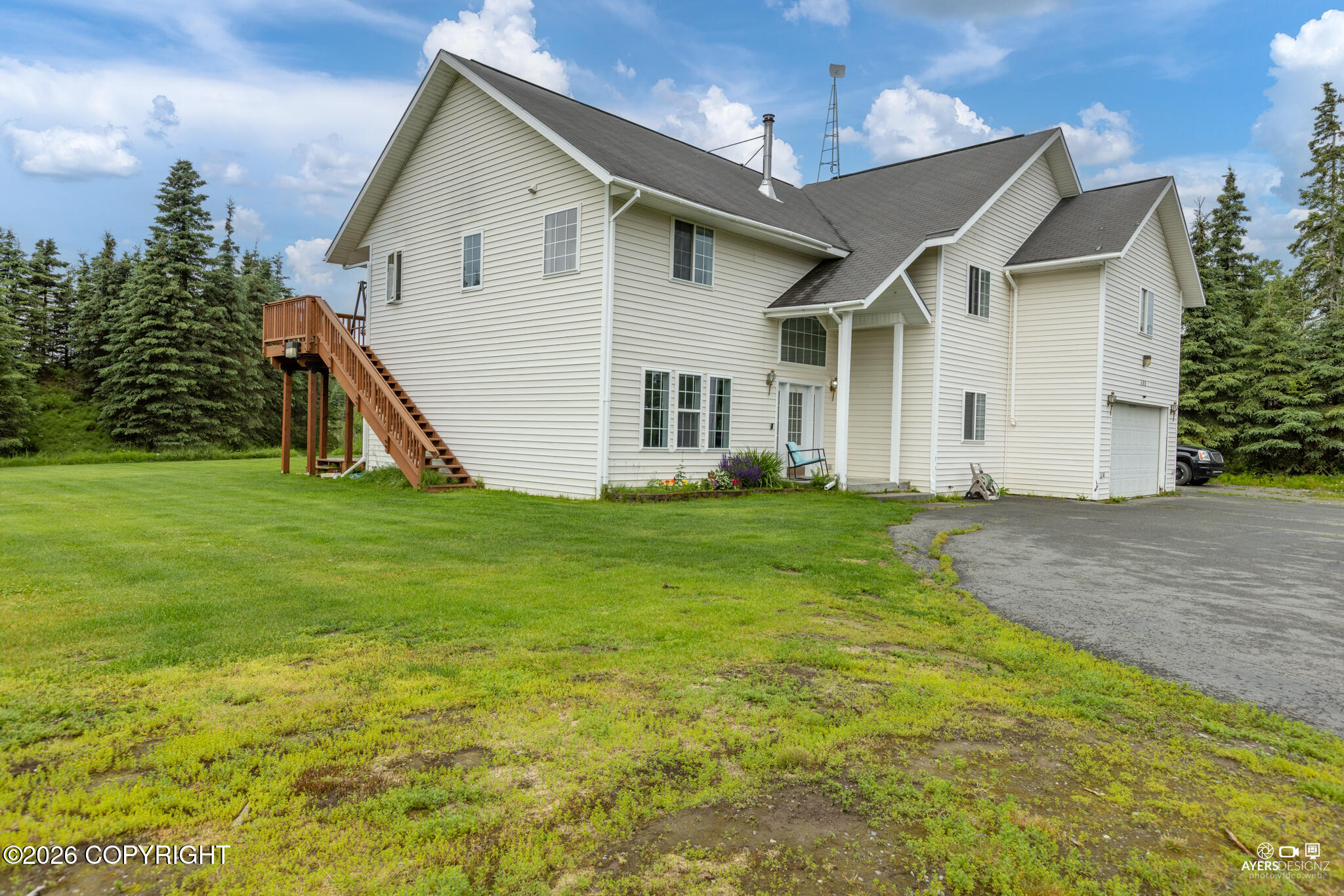 403 Highbush Lane Property Photo 5