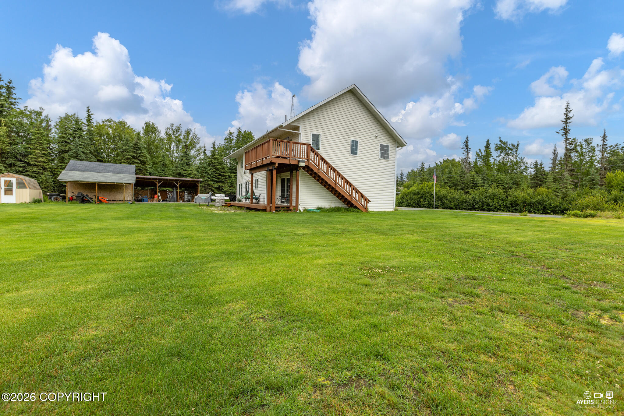 403 Highbush Lane Property Photo 6