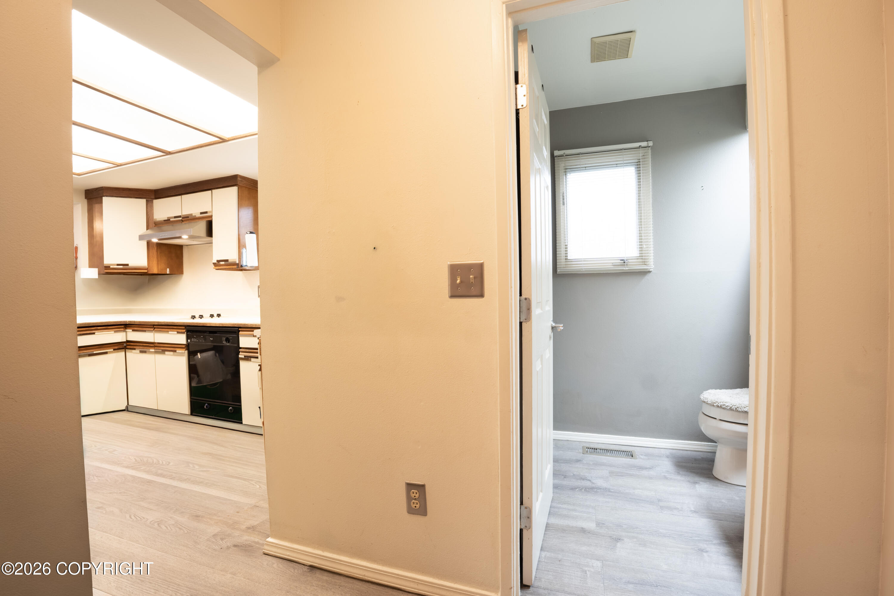10641 Commodore Drive Property Photo 7