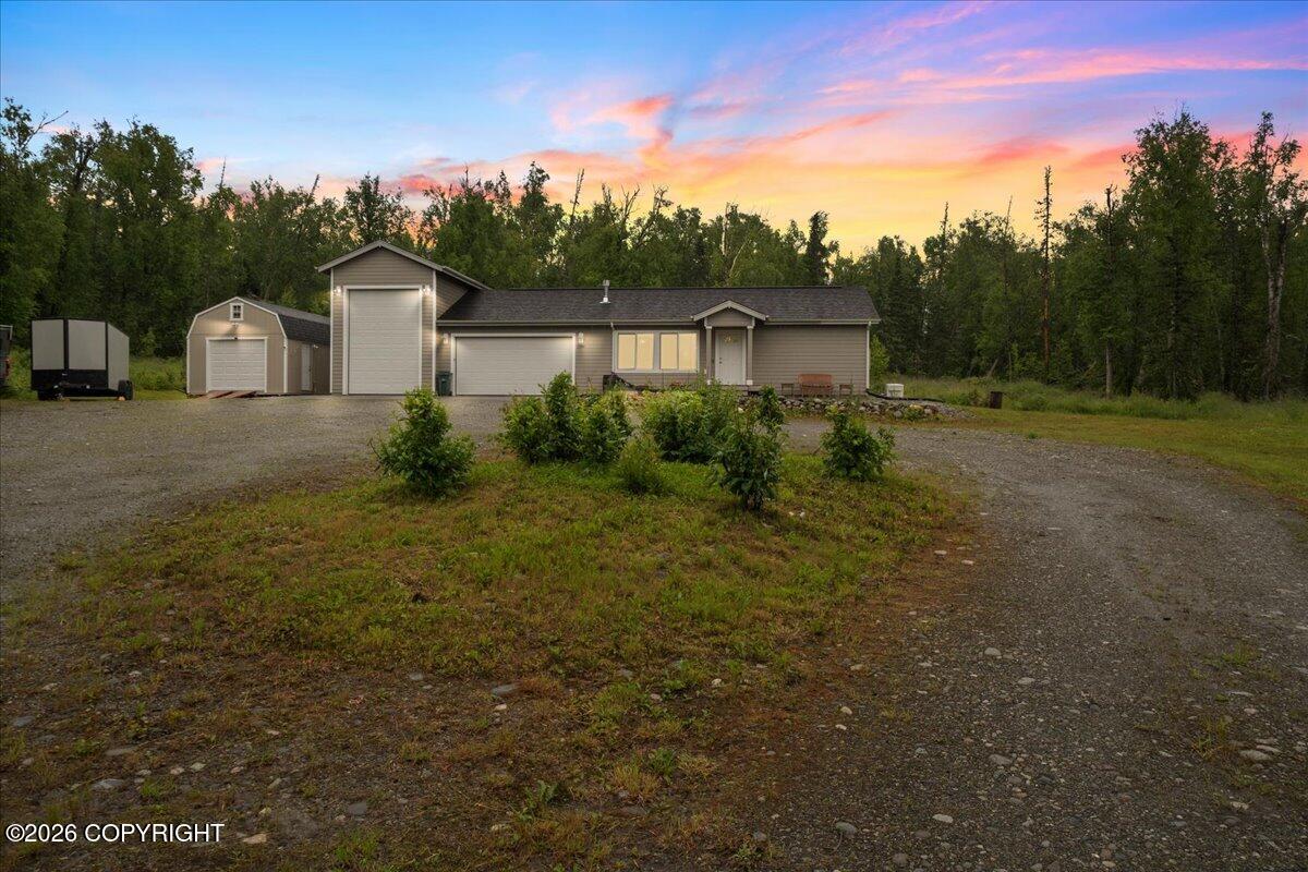 2266 E Sage Road Property Photo 2