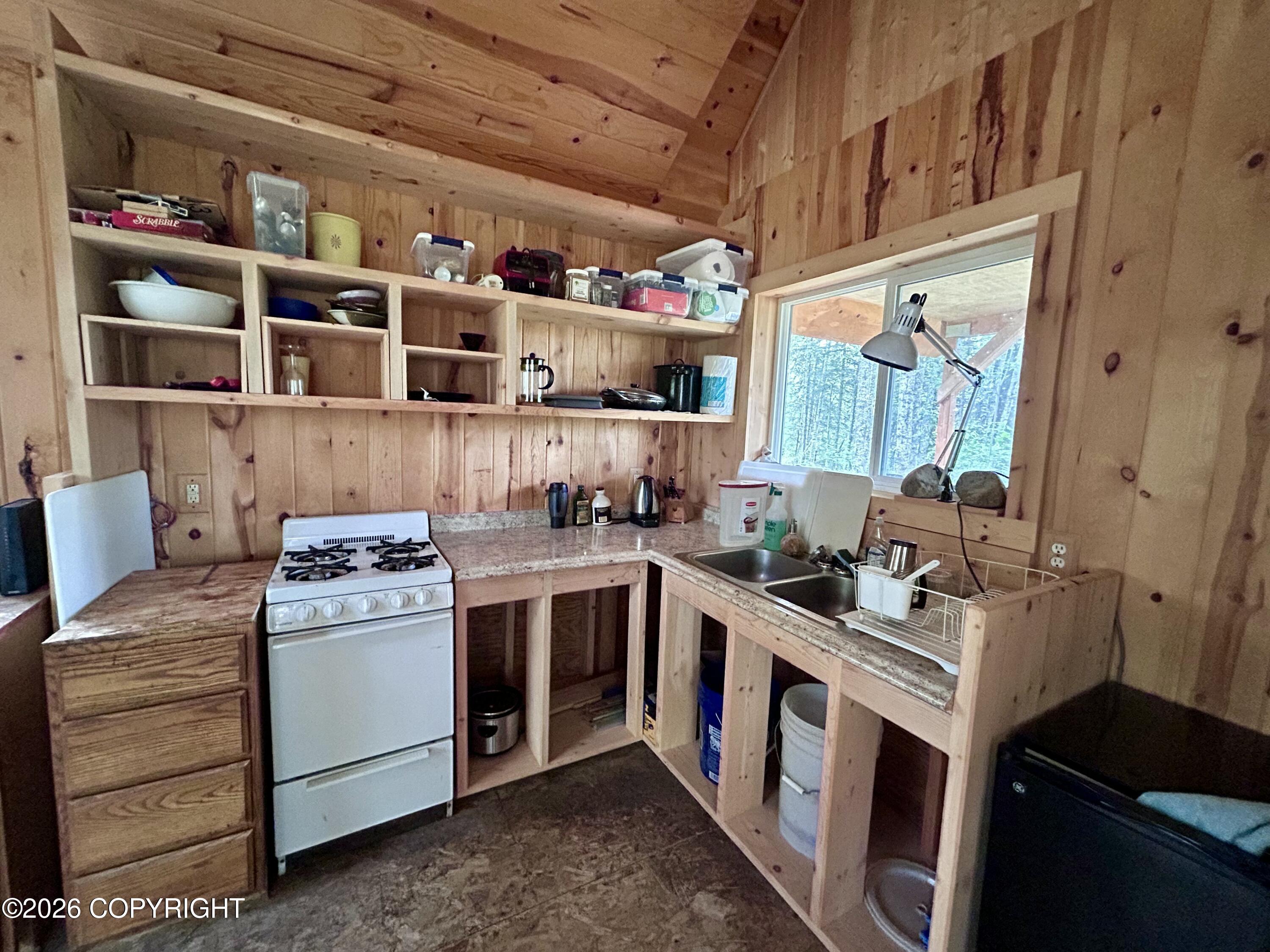 47068 S Merlin Drive Property Photo 10