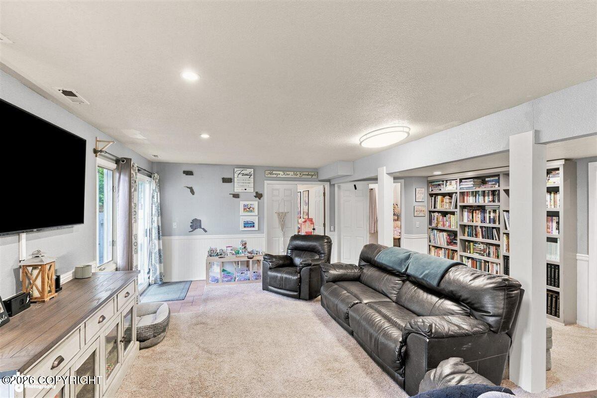 19027 Sarichef Loop Property Photo 22