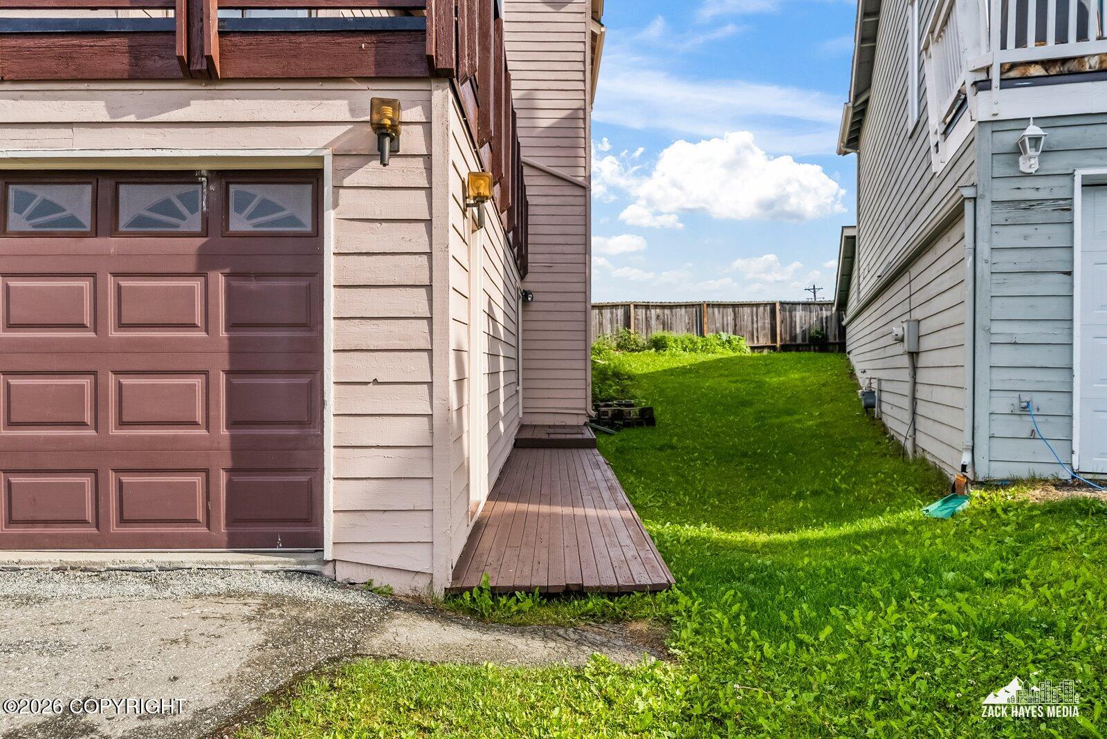 9201 Sea Parrot Circle Property Photo 2