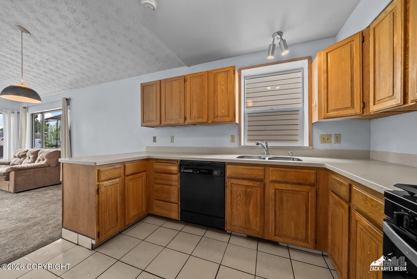 9201 Sea Parrot Circle Property Photo 13