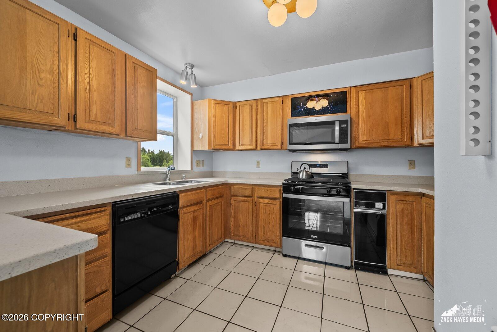 9201 Sea Parrot Circle Property Photo 14