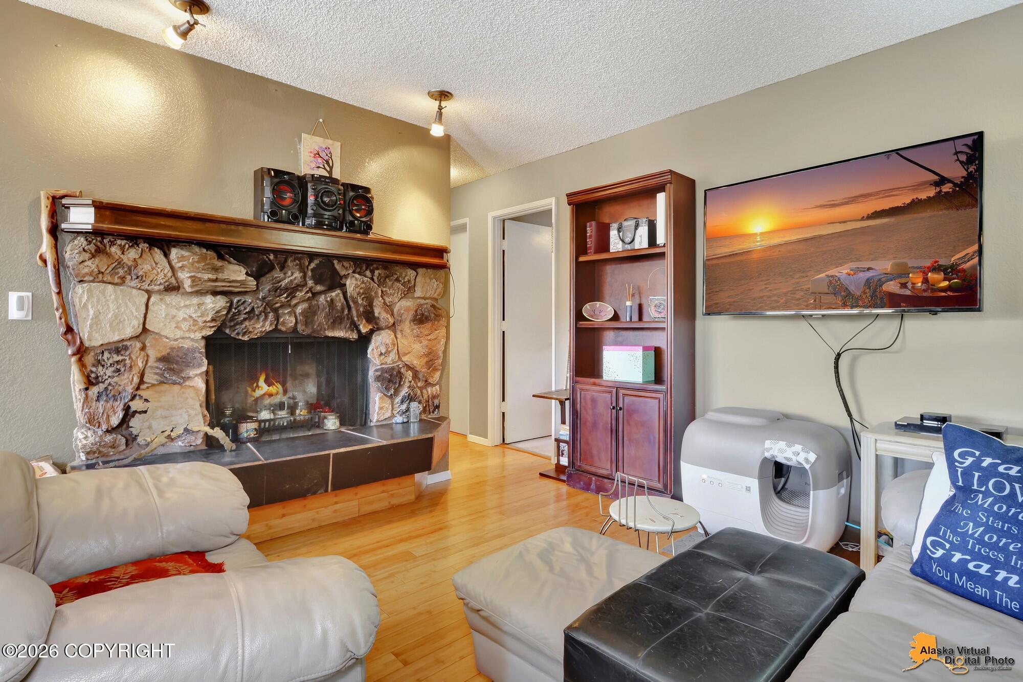 1930 Stonegate Circle #7 Property Photo 14
