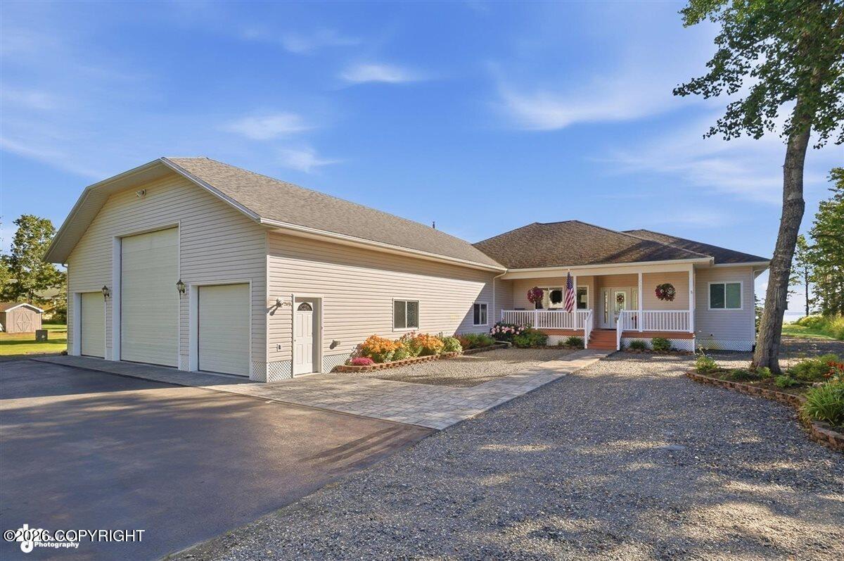 2565 Watergate Way Property Photo 2