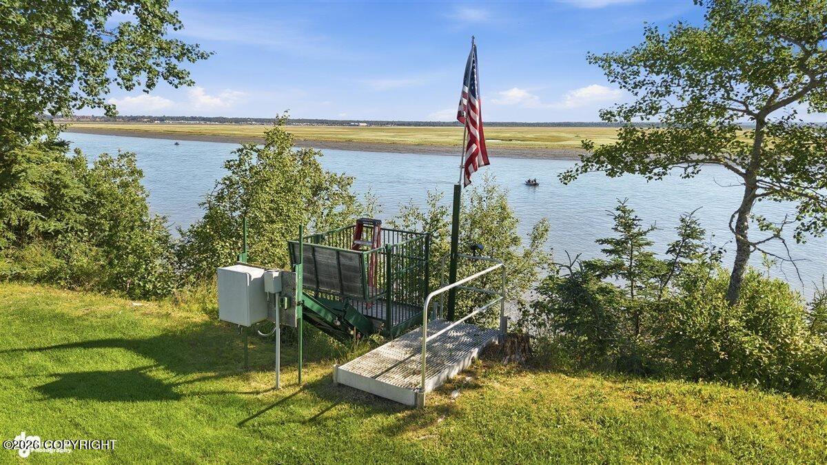 2565 Watergate Way Property Photo 4