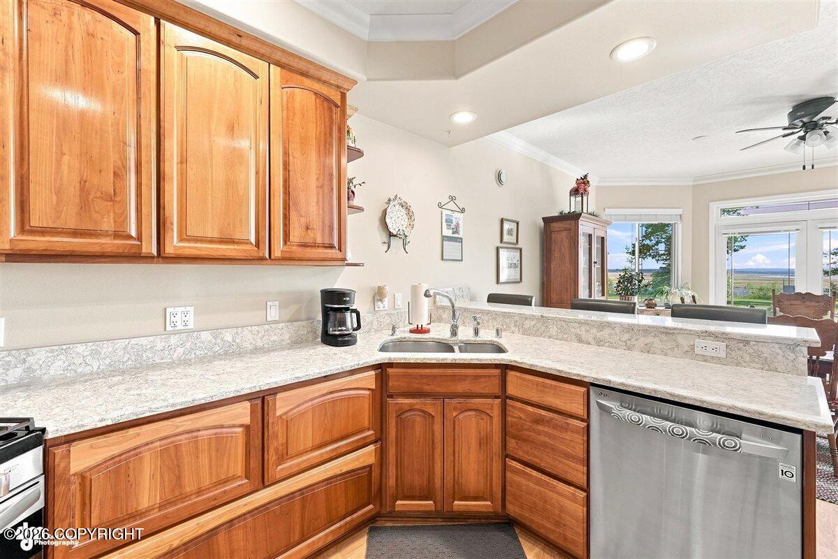 2565 Watergate Way Property Photo 33