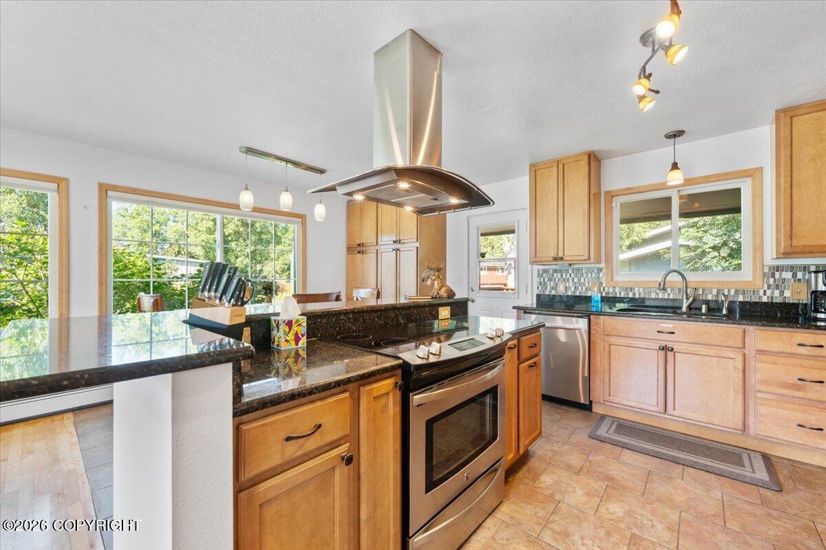 4801 Canterbury Way Property Photo 17