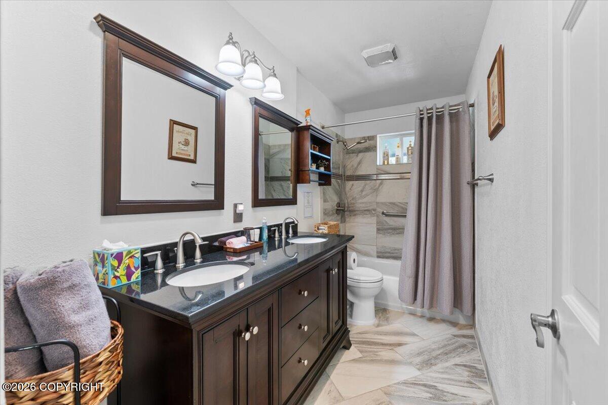 4801 Canterbury Way Property Photo 21