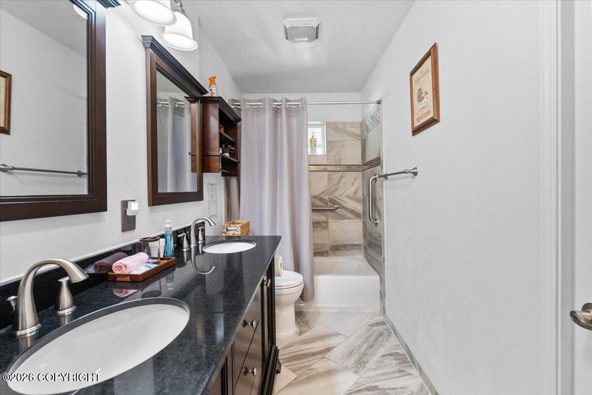 4801 Canterbury Way Property Photo 23