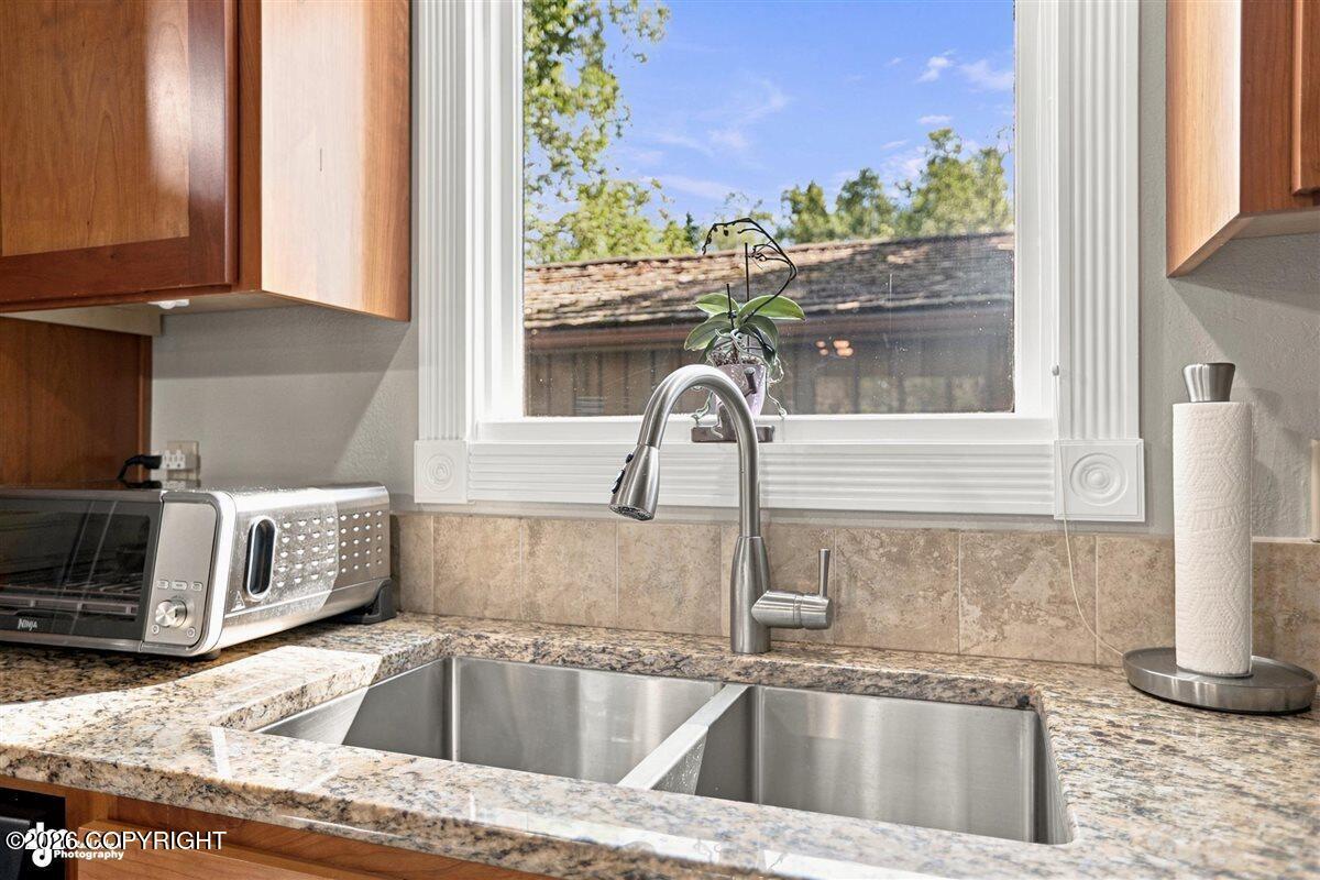 2042 Eastridge Drive #18b-5 Property Photo 11