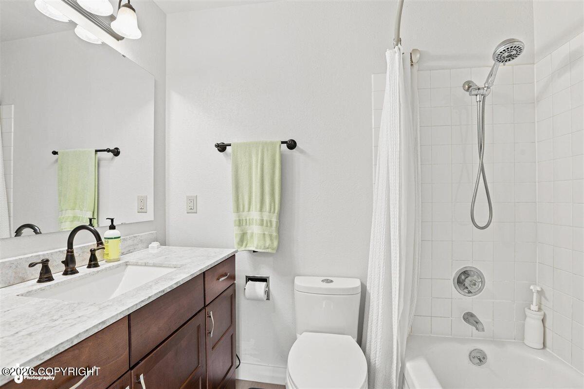 2042 Eastridge Drive #18b-5 Property Photo 27