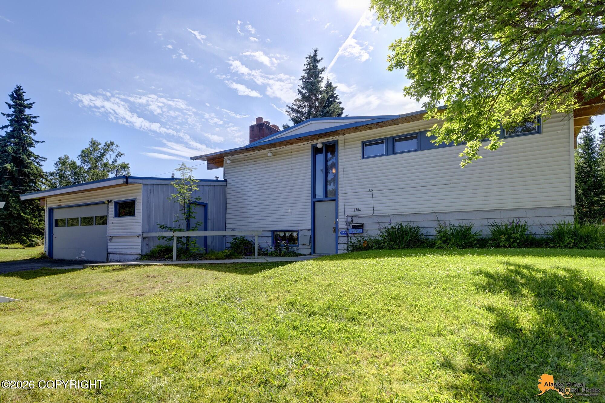 1306 E 26th Avenue Property Photo 33
