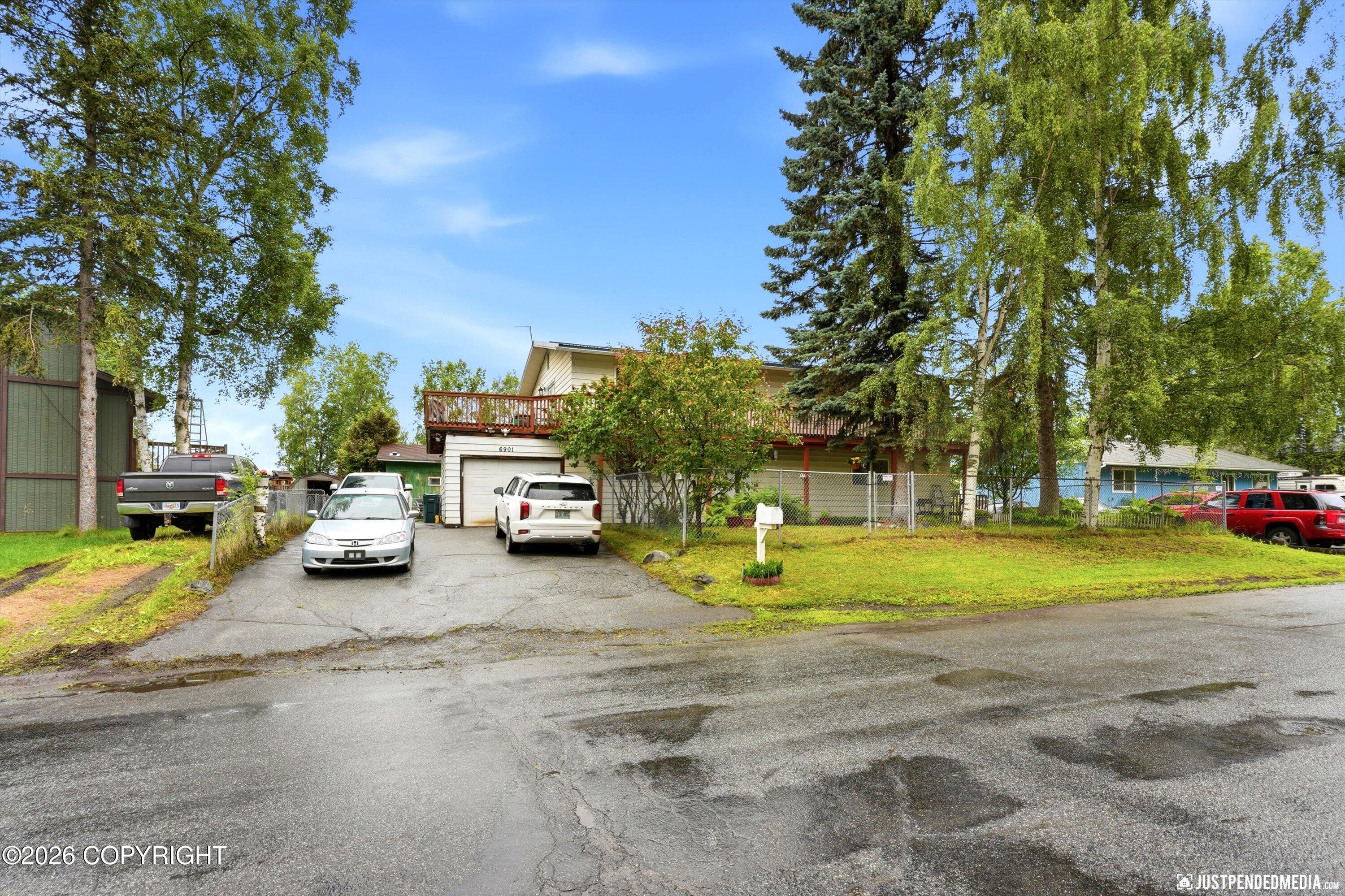 6901 Trafford Drive Property Photo 3