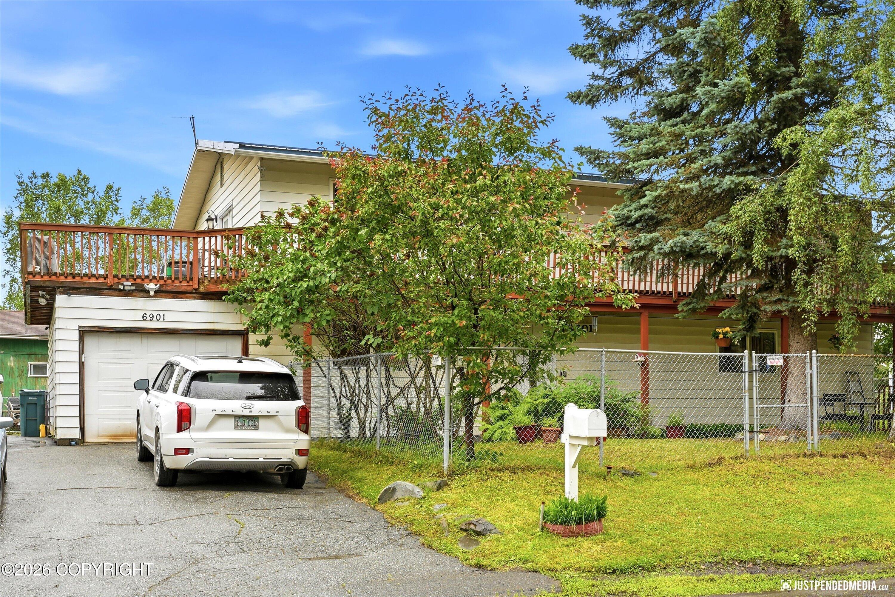 6901 Trafford Drive Property Photo 4