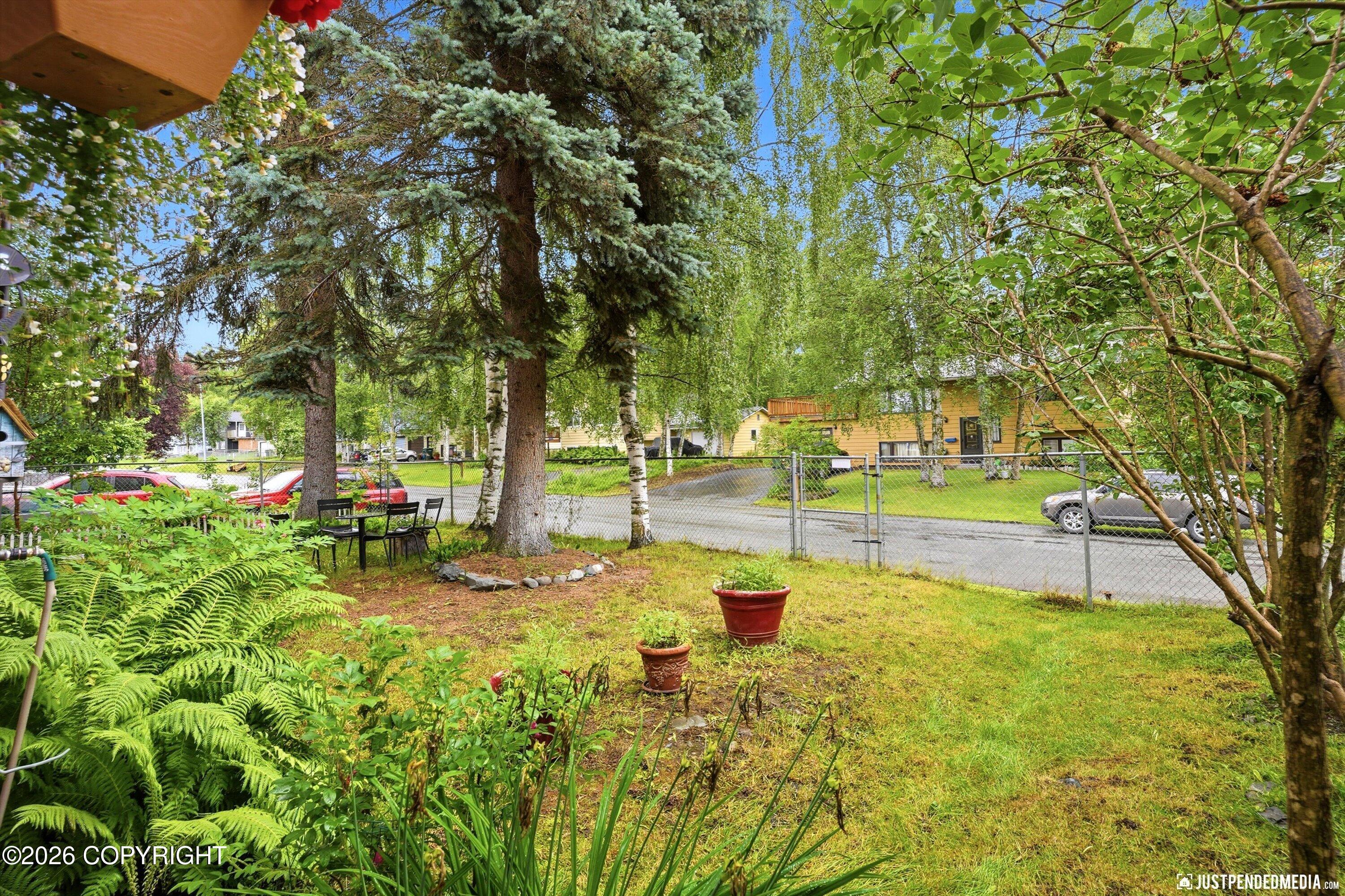 6901 Trafford Drive Property Photo 5