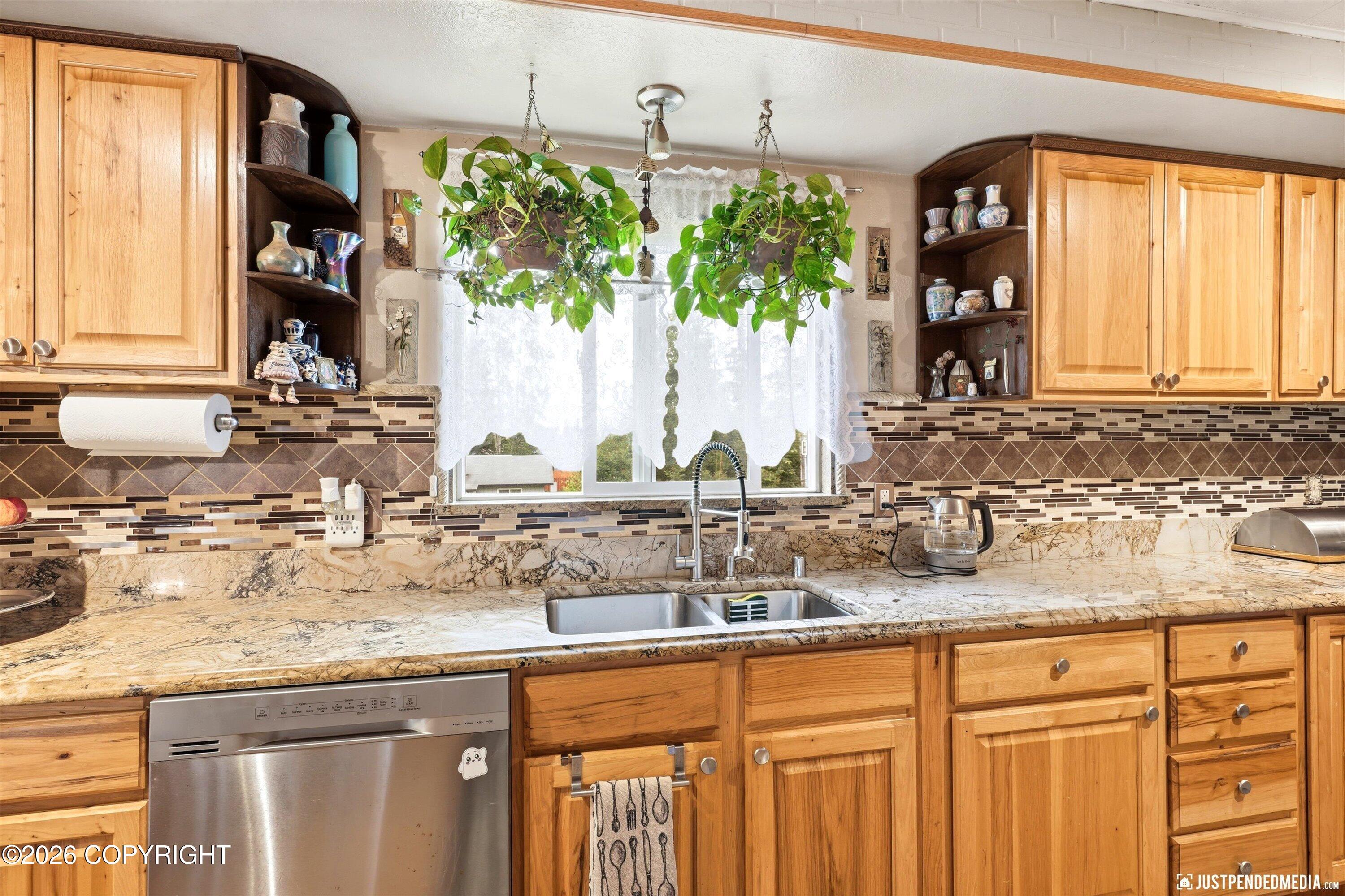 6901 Trafford Drive Property Photo 15